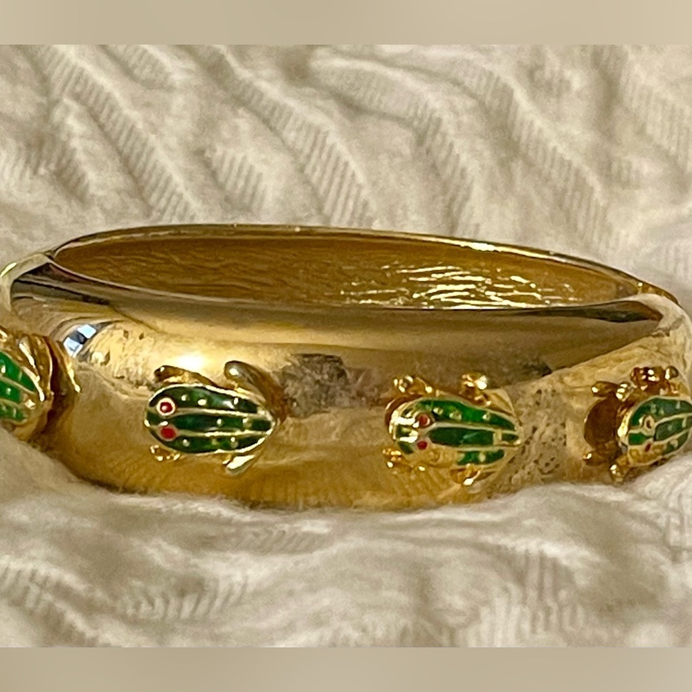 Frog Gold Tone Bracelet with Painted Frogs NEW - Picture 8 of 13